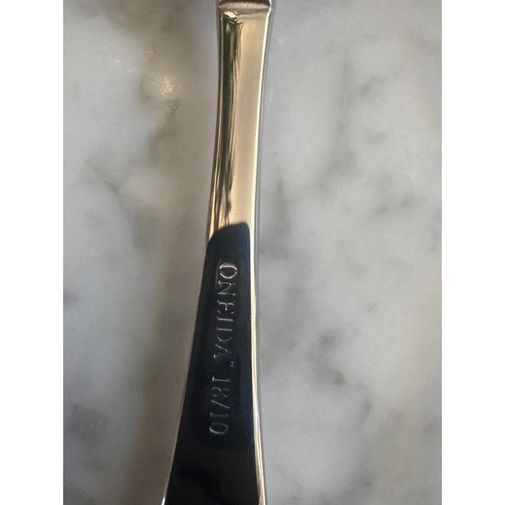 Oneida Garnet Stainless Teaspoons Set of 4 Glossy 18/10 Flatware 6 inch OHSGARN